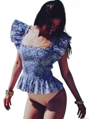 LOVE THE LABEL Ruffle Sleeve Smocked Crop Top - Small